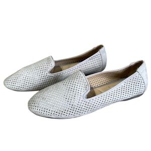 ME TOO WOMENS TAN FLAT ROUND TOE MICRO SUEDE LOAFERS SIZE 8-1/2